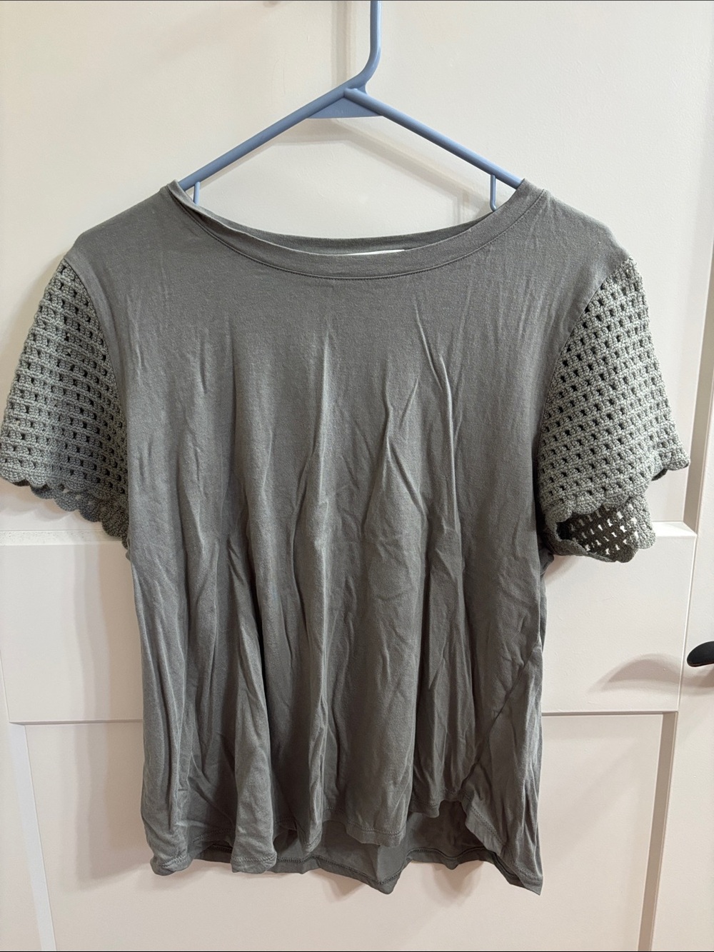Women’s Crochet Sleeve Short Sleeve Top in Olive Green